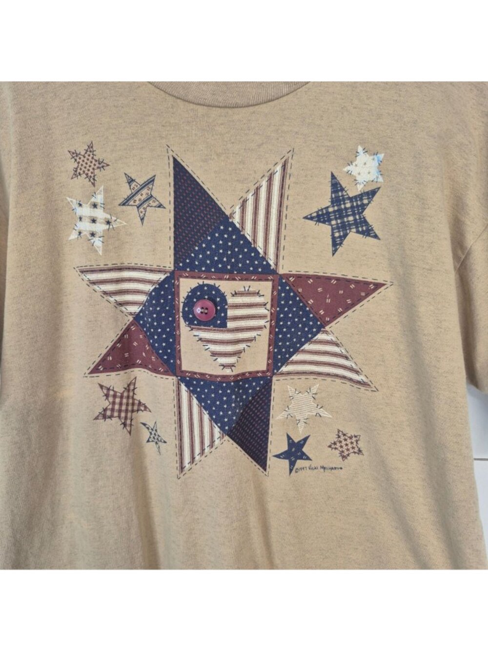 Vintage Vicki Melhart Quilt Patch Work Tee Tan T-Shirt Single Stitch Sz L - Picture 2 of 6